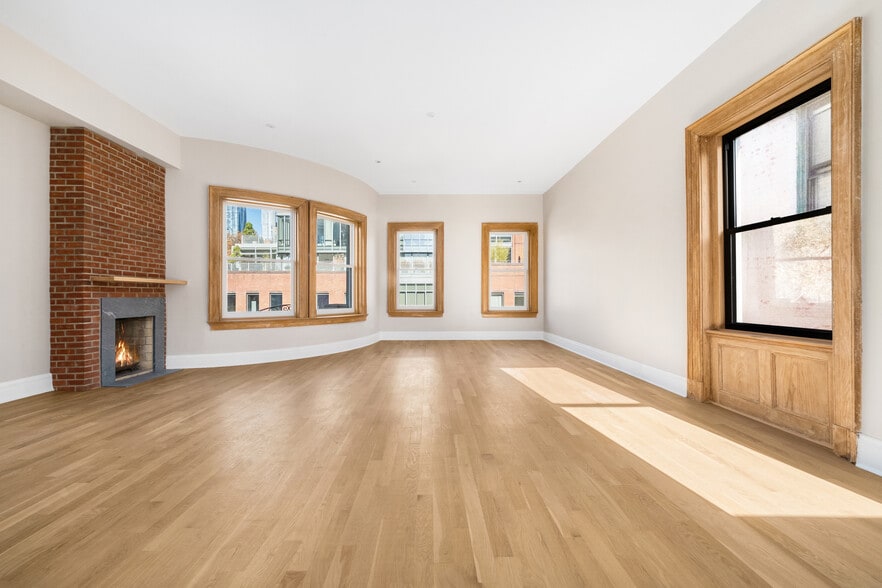 More Photos Of 402 W 20th St, New York Apartments For Sale