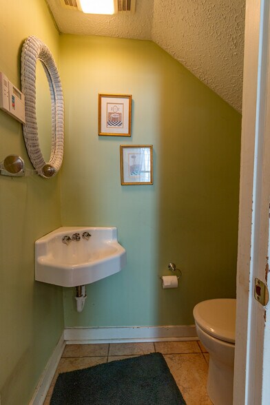 More Photos Of 323 S Main St, Zelienople Office Residential For Lease