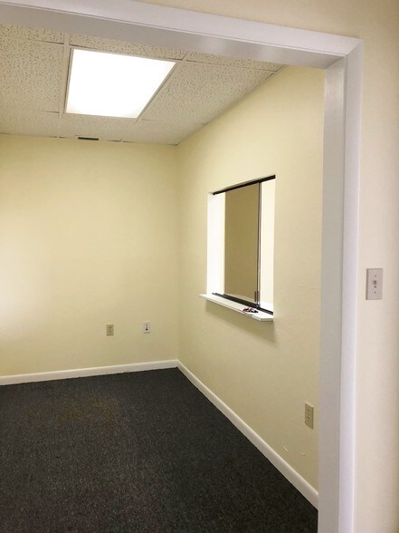 More Photos Of 27725 Old US Highway 41, Bonita Springs Office For Lease