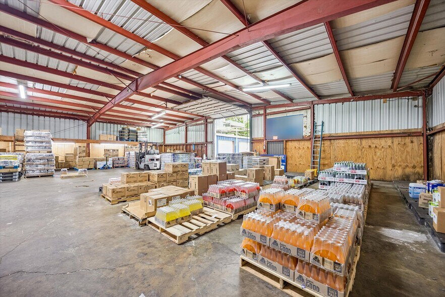 More Photos Of 7515 Long Point Rd, Houston Warehouse For Sale