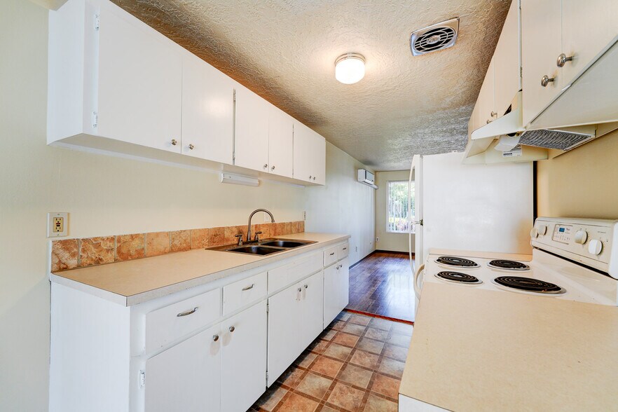 More Photos Of 611 SE 139th Ave, Portland Apartments For Sale