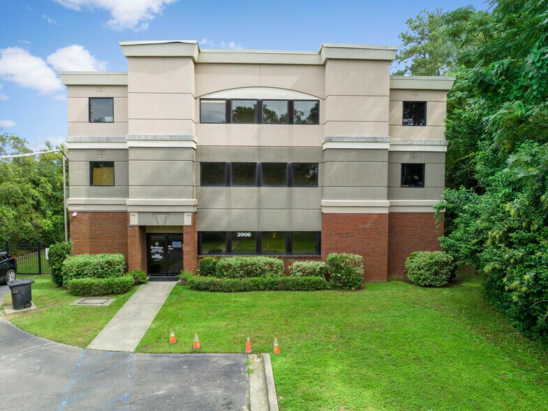 More Photos Of 2908 Mahan Dr, Tallahassee Self Storage For Sale