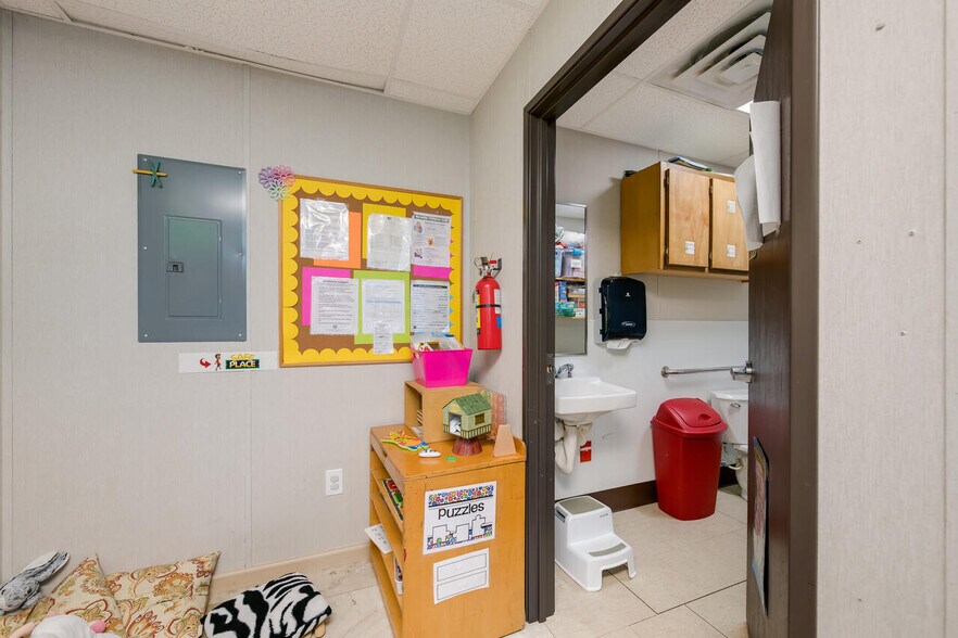More Photos Of 2000 N 25th St, Waco Daycare Center For Sale