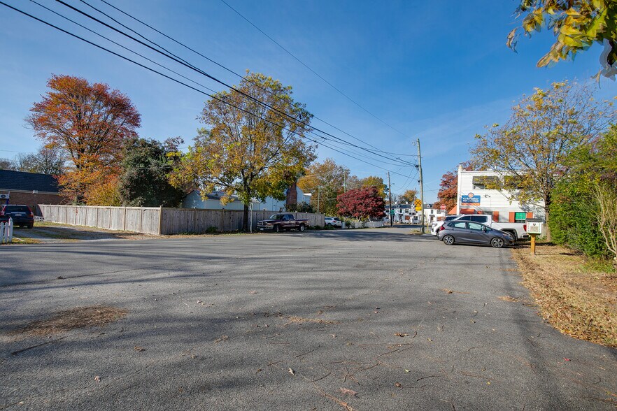 More Photos Of 307 Railroad Ave, Ashland Storefront Retail Residential For Sale
