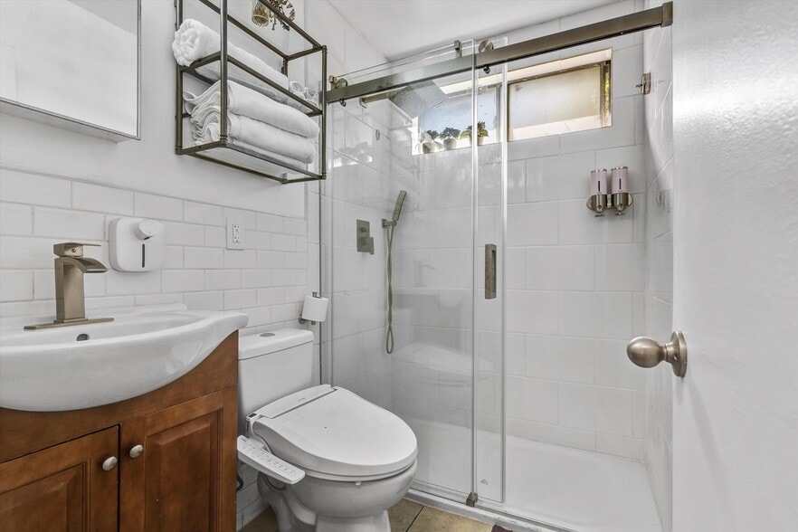More Photos Of 2405 Meadowvale Ave, Los Angeles Multifamily For Sale