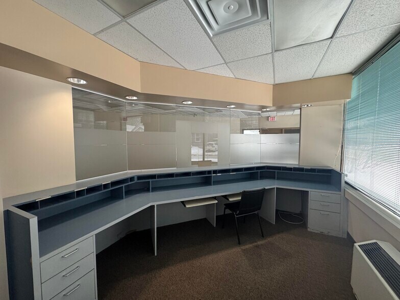 More Photos Of 240 Waterloo St, London Medical For Lease