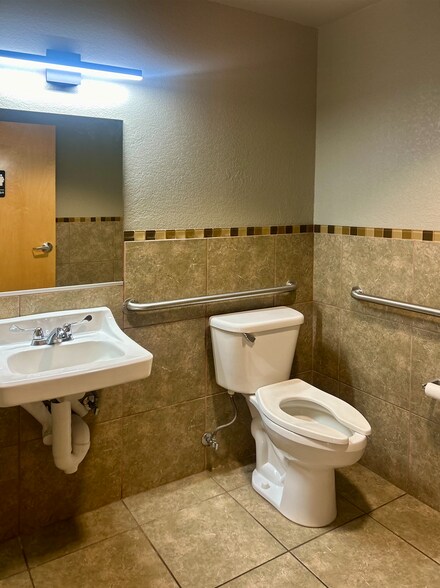 More Photos Of 8765 W Kelton Ln, Peoria Office For Lease