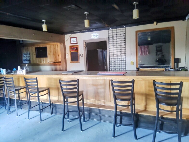More Photos Of 1122 Gallatin St, Jackson Bar For Sale