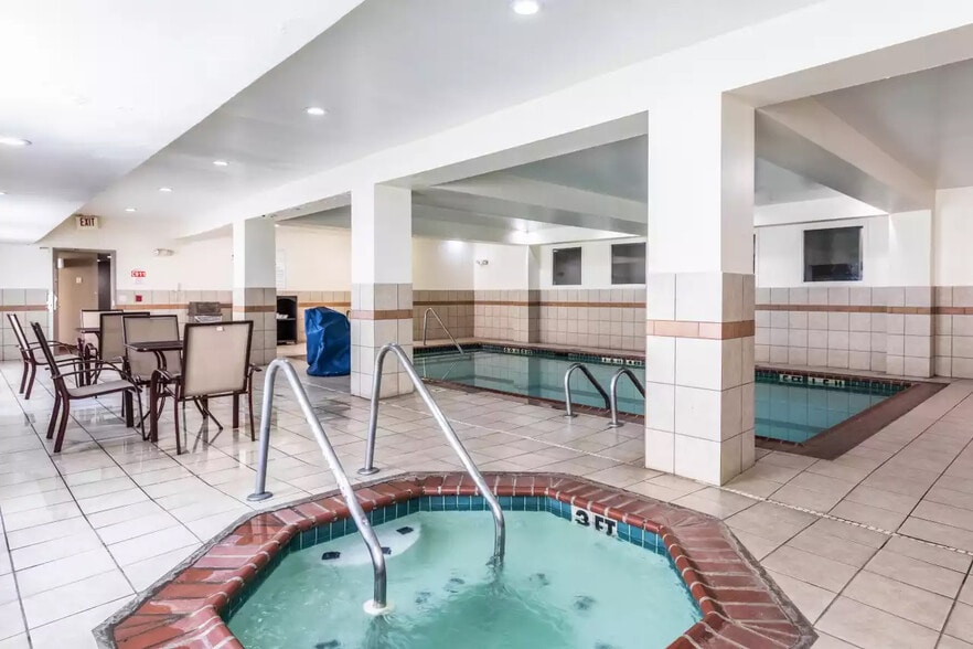 More Photos Of 2855 Old Austin Peay Hwy, Memphis Hotel For Sale
