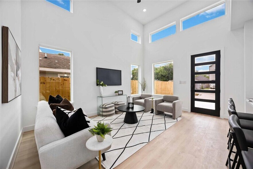 More Photos Of 4430 Knoxville Street #A-B, Houston Apartments For Sale