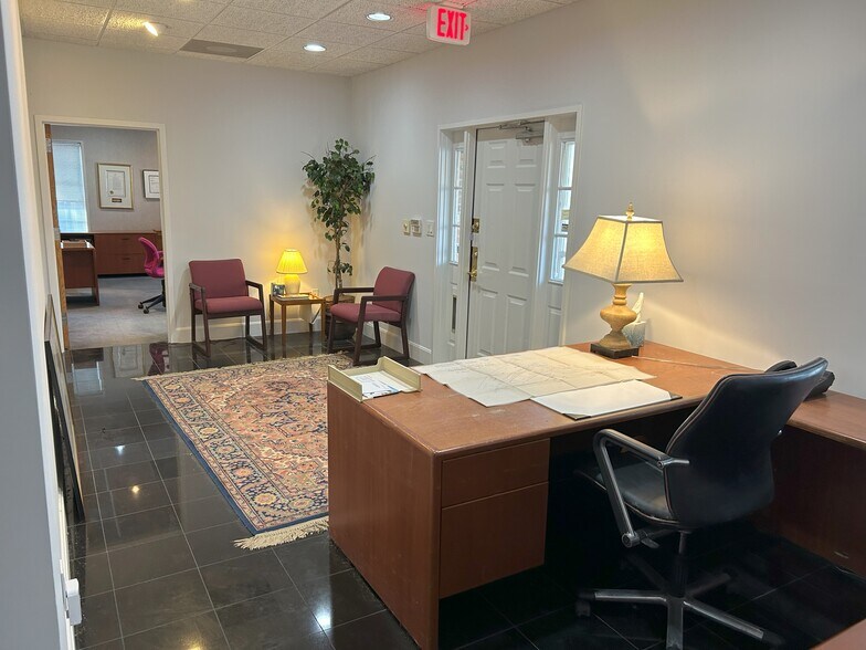 More Photos Of 2310 Peachford Rd, Atlanta Office For Lease