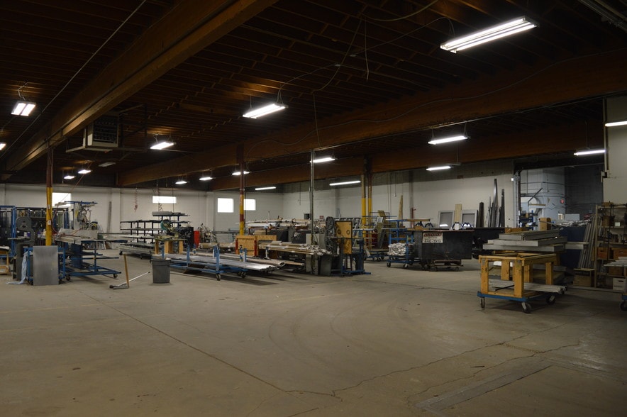 More Photos Of 14625 122nd Ave NW, Edmonton Manufacturing For Lease