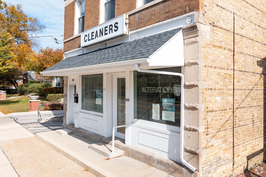 More Photos Of 418 Ridge Rd, Wilmette General Retail For Lease