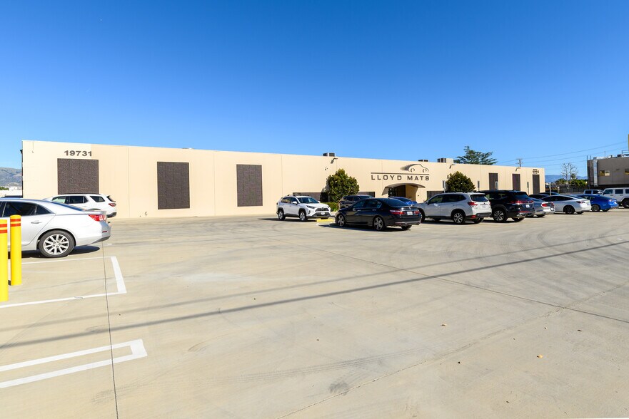 More Photos Of 19731 Nordhoff St, Northridge Warehouse For Lease