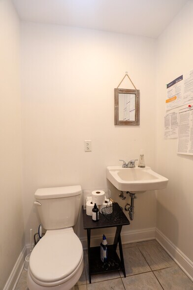 More Photos Of 216 Rt. 32, New Paltz Medical For Sale