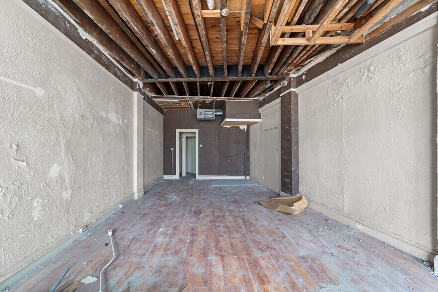 More Photos Of 2800-2806 Mayfield Rd, Cleveland Heights Storefront Retail Office For Sale