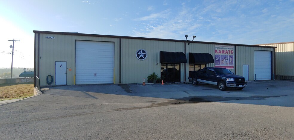 More Photos Of 3546 Loop 337, New Braunfels Warehouse For Lease