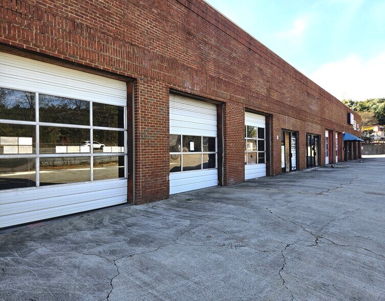 More Photos Of 5449 Covington Hwy, Decatur Auto Repair For Sale