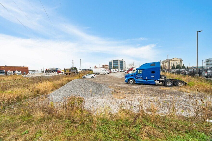 More Photos Of 140-160 Derry Rd E, Mississauga Office For Sale