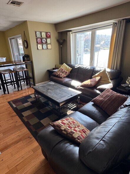 More Photos Of 7 Boardwalk, Sparta Restaurant For Sale