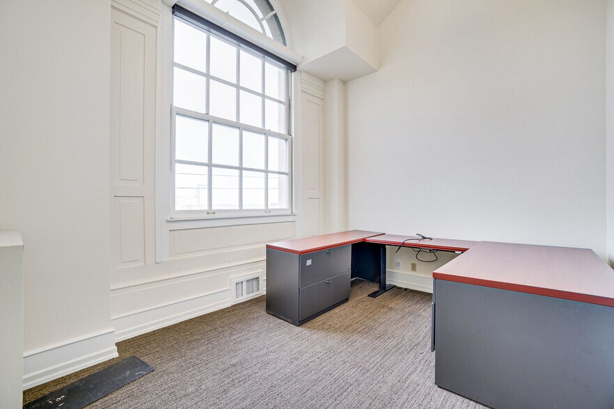 More Photos Of 701 5th St, Eureka Office Residential For Sale
