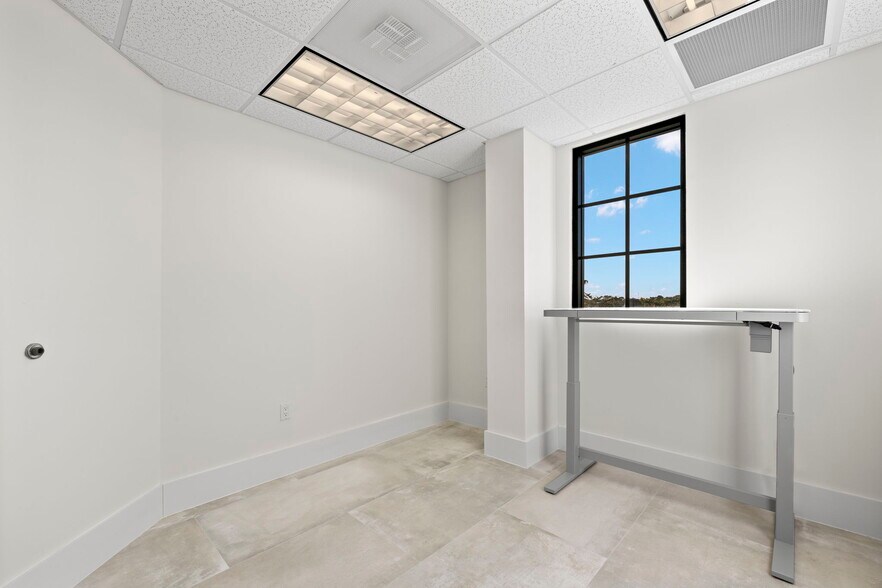 More Photos Of 23160 Fashion Dr, Estero Coworking Space