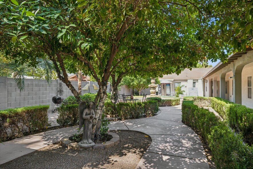 More Photos Of 3827 E Oak St, Phoenix Assisted Living For Sale