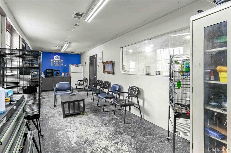 More Photos Of 27990 Wick Rd, Romulus Manufacturing For Sale