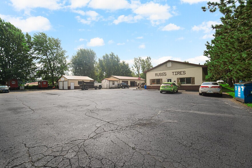 More Photos Of 0115 W State Road 10, North Judson Light Distribution For Sale