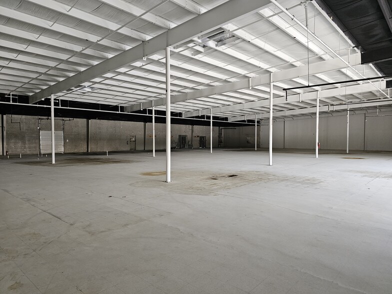 More Photos Of 910 Anderson St, Piedmont Supermarket For Lease