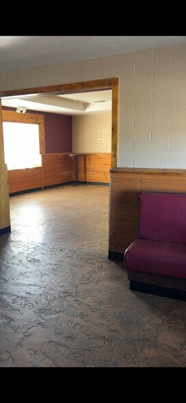 More Photos Of 10052 S Highway 69, Mayer Restaurant For Lease