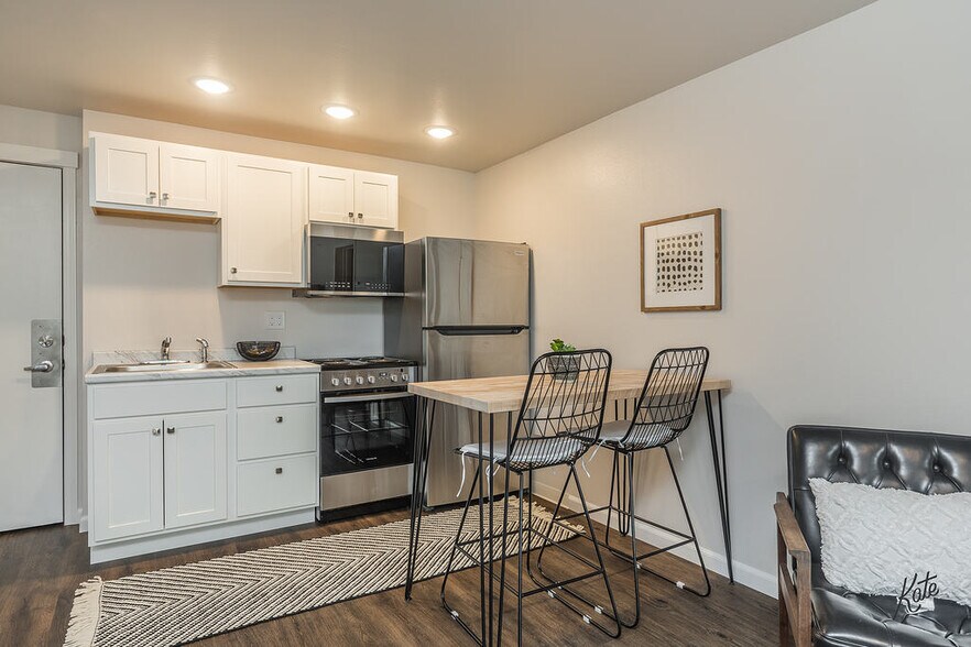 More Photos Of 1533 Lacey St, Fairbanks Apartments For Sale
