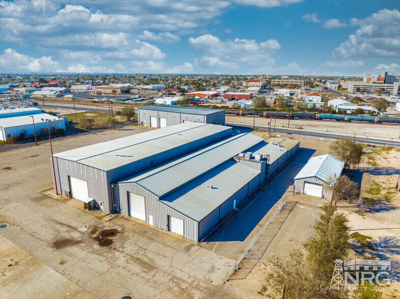 Primary Photo Of 701 W Murphy St, Odessa Manufacturing For Sale