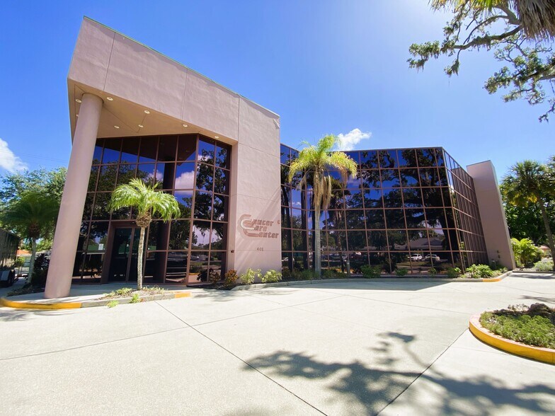 Primary Photo Of 401 Manatee Ave E, Bradenton Medical For Sale
