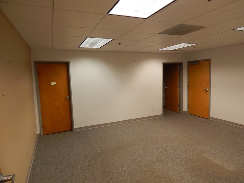 More Photos Of 3654 S Grand Blvd, Saint Louis Office For Sale