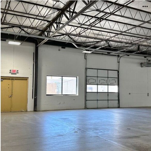 More Photos Of 422 Wards Corner Rd, Loveland Showroom For Lease