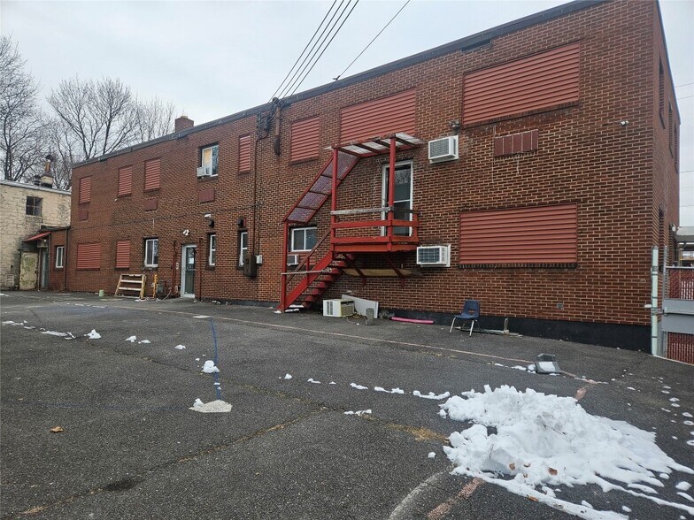 More Photos Of 1 Endicott Ave, Johnson City Office For Sale