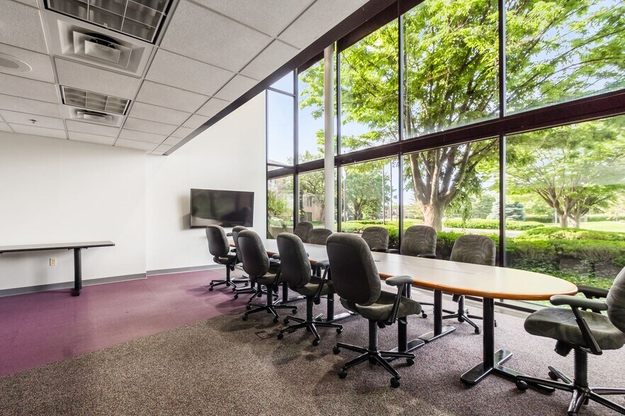 More Photos Of 5000 Arlington Centre Blvd, Upper Arlington Office For Lease