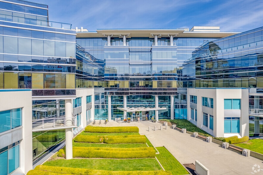 More Photos Of 4321 Still Creek Dr, Burnaby Office For Lease