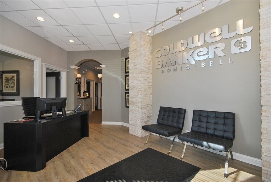 More Photos Of 415 E State St, Geneva General Retail For Lease