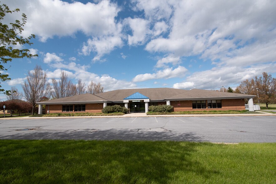 More Photos Of 14700 Citicorp Dr, Hagerstown Office For Sale