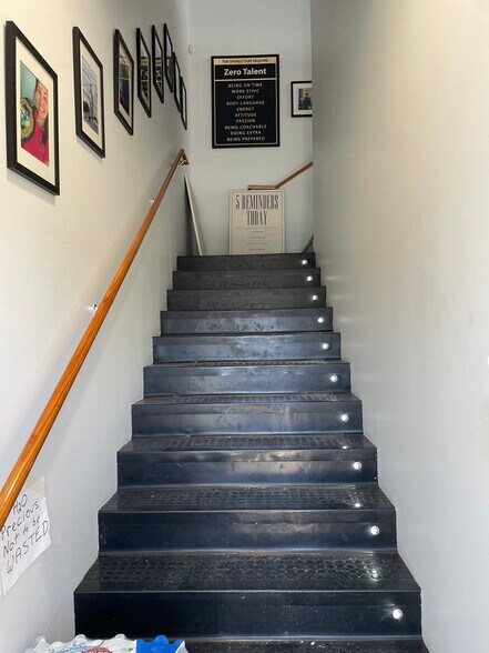 More Photos Of 586 Pleasant St, Watertown Flex For Sale