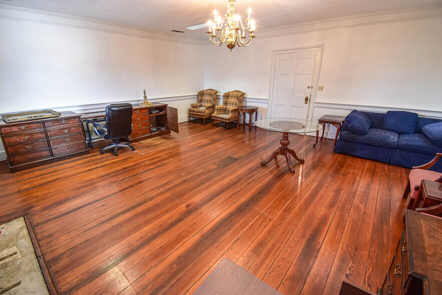 More Photos Of 2606 8th St, Tuscaloosa Office For Sale