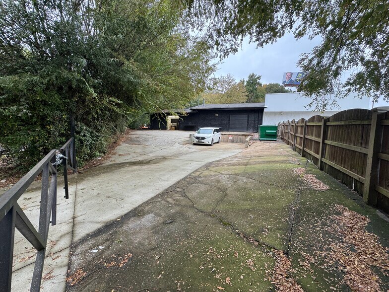 More Photos Of 6100 Peachtree Industrial Blvd, Atlanta Freestanding For Lease