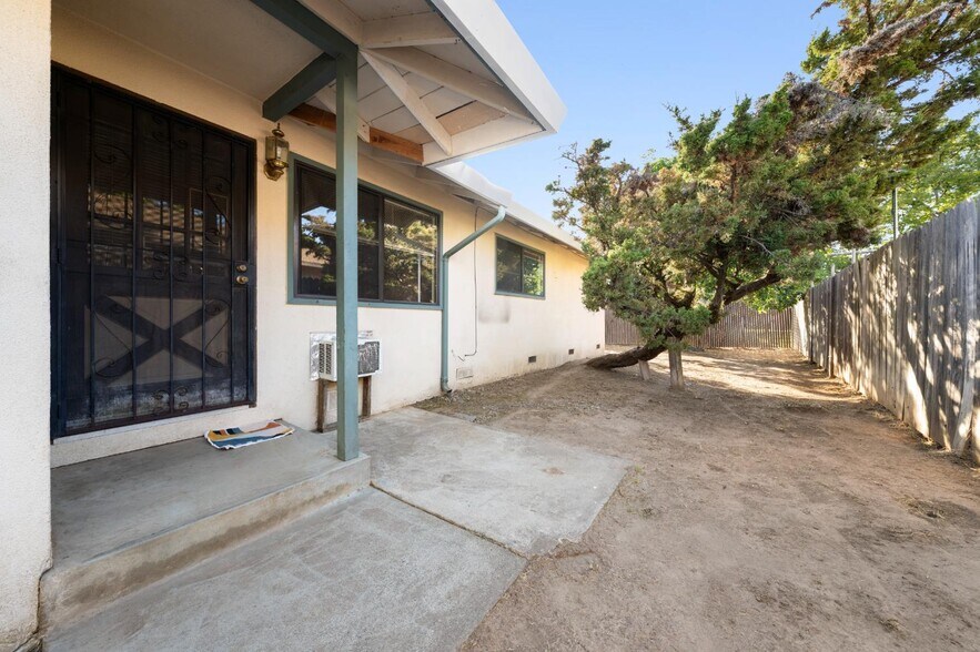 More Photos Of 5743 Woodleigh Dr, Carmichael Multifamily For Sale