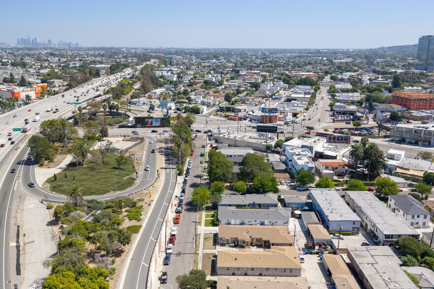More Photos Of 8612 Beverlywood St, Los Angeles Apartments For Sale