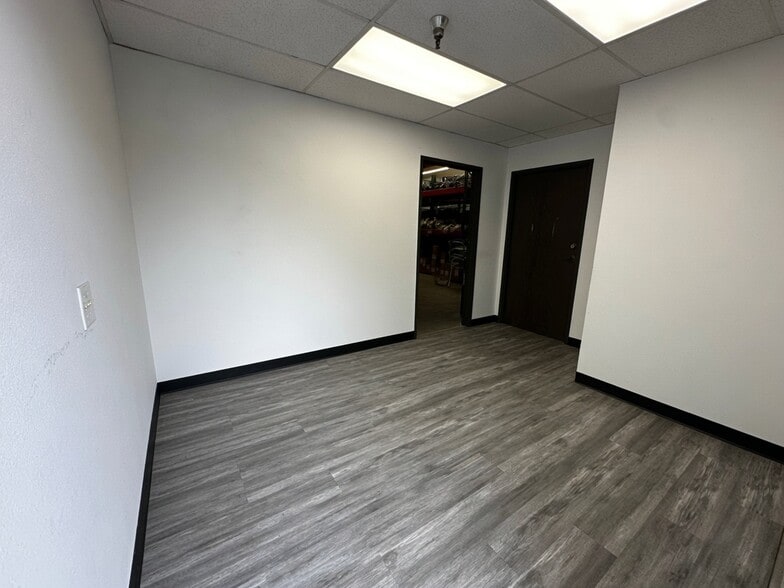 More Photos Of 2889 Bunsen Ave, Ventura Warehouse For Sale