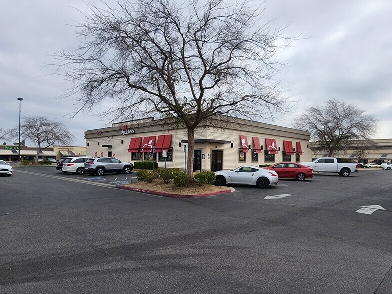 More Photos Of 98 E Shaw Ave, Clovis Restaurant For Sale