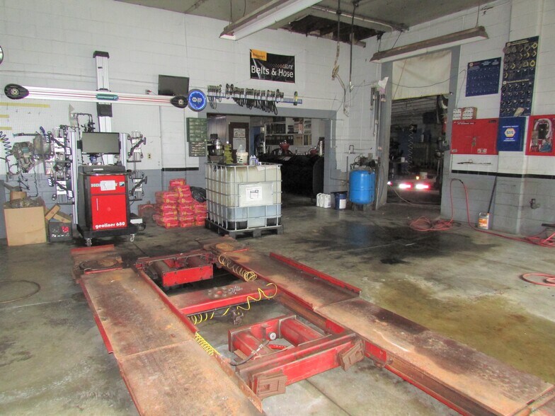 More Photos Of 5982 W State Road 32, Anderson Service Station For Sale