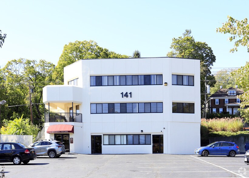 Primary Photo Of 141 N State Rd, Briarcliff Manor Village Medical For Lease